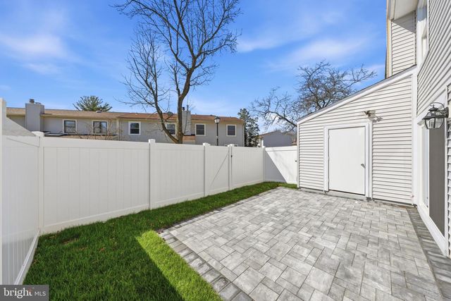 262 GRISSCOM CT, Marlton, NJ 08053