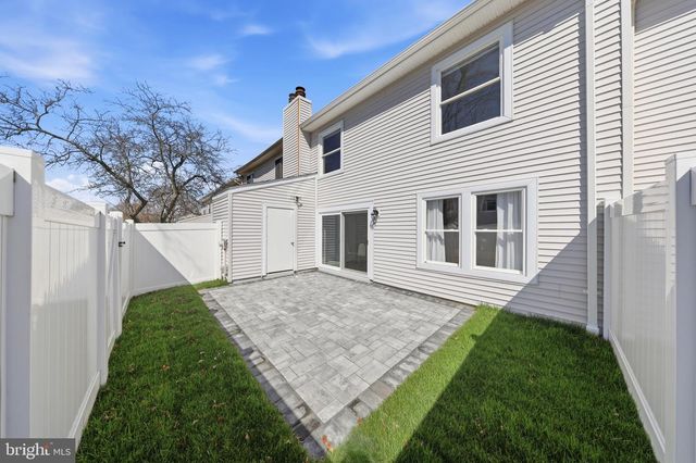 262 GRISSCOM CT, Marlton, NJ 08053