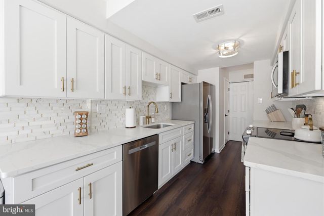 262 GRISSCOM CT, Marlton, NJ 08053