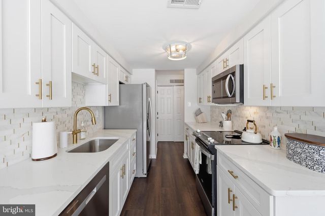 262 GRISSCOM CT, Marlton, NJ 08053