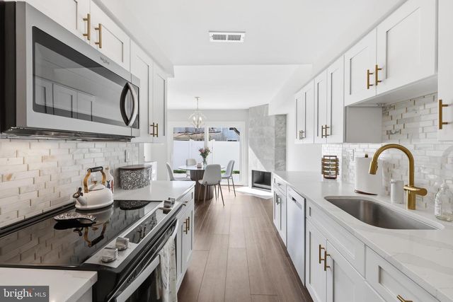 262 GRISSCOM CT, Marlton, NJ 08053