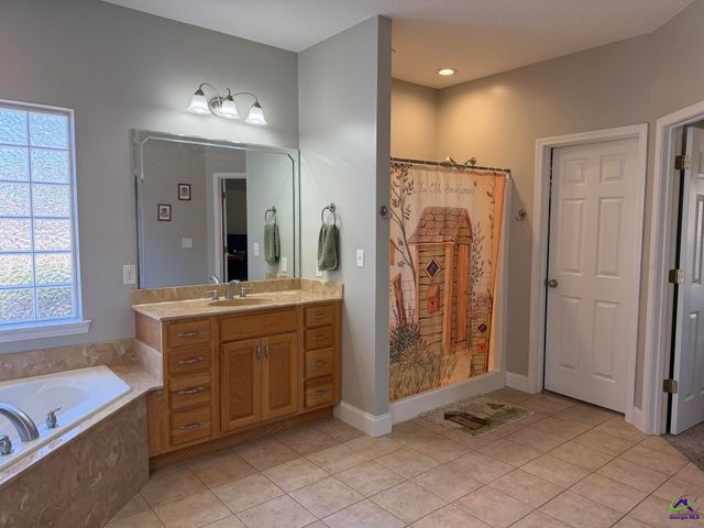 159 Jockey Lane, Cochran, GA 31014