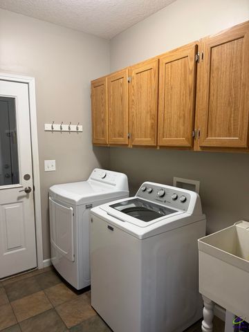 159 Jockey Lane, Cochran, GA 31014