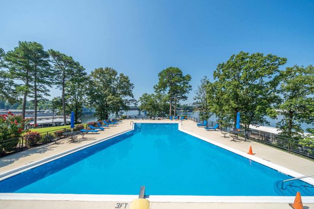 740 Weston Rd Apt 810, Hot Springs, AR 71913