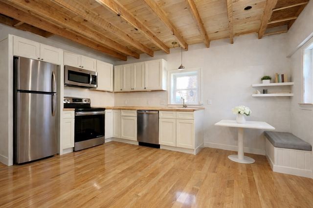 19 Jenney St, New Bedford, MA 02740