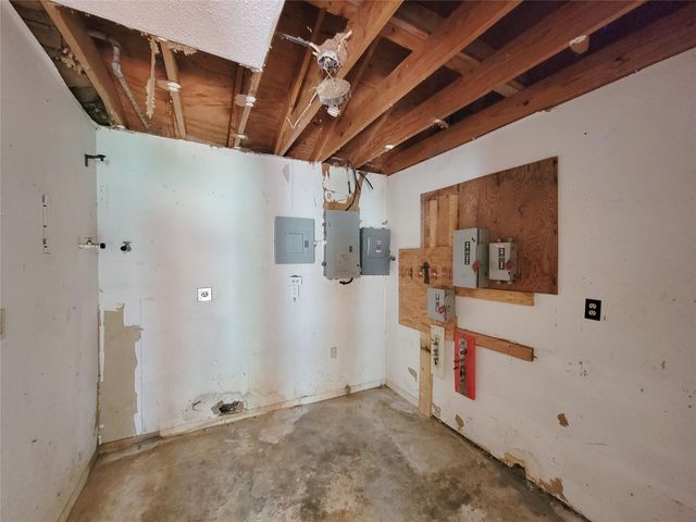 2263 Fm 2610 Road, Cleveland, TX 77327