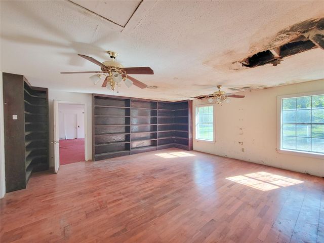 2263 Fm 2610 Road, Cleveland, TX 77327