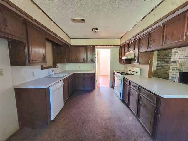 2263 Fm 2610 Road, Cleveland, TX 77327