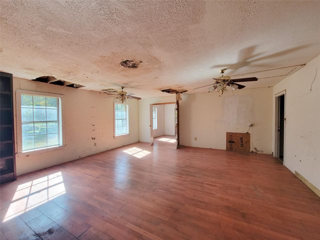 2263 Fm 2610 Road, Cleveland, TX 77327