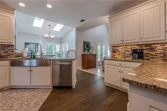 205 Chiswick Close, Johns Creek, GA 30022