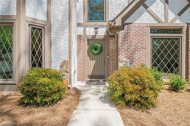 205 Chiswick Close, Johns Creek, GA 30022