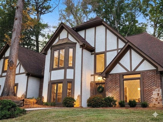 205 Chiswick Close, Johns Creek, GA 30022
