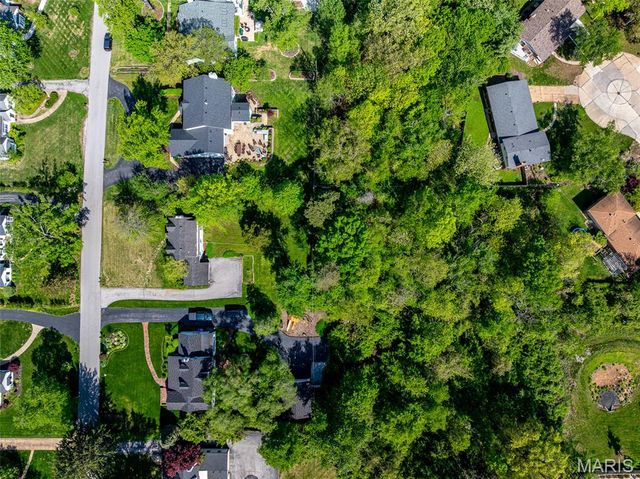 908 Woodshire Lane + Lot A, Creve Coeur, MO 63141