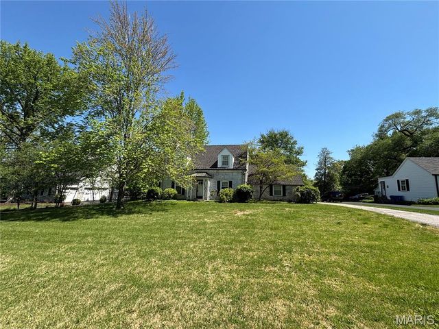 908 Woodshire Lane + Lot A, Creve Coeur, MO 63141