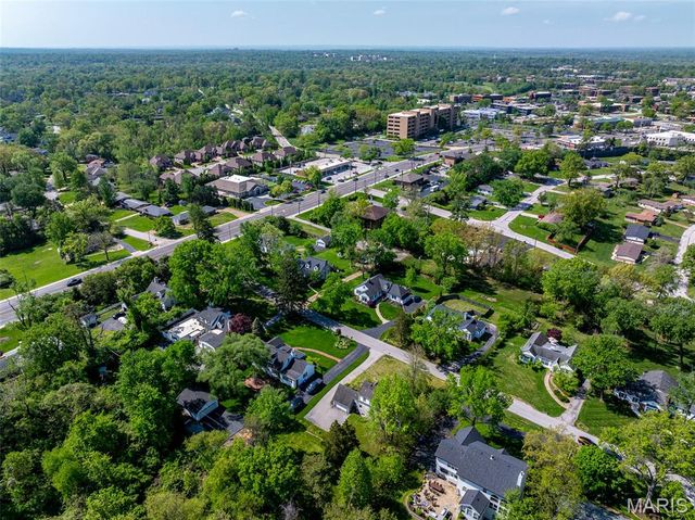 908 Woodshire Lane + Lot A, Creve Coeur, MO 63141