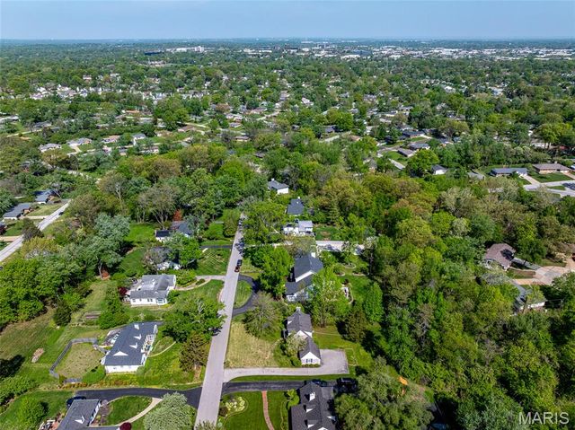 908 Woodshire Lane + Lot A, Creve Coeur, MO 63141