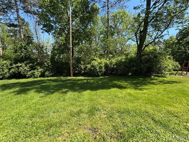 908 Woodshire Lane + Lot A, Creve Coeur, MO 63141