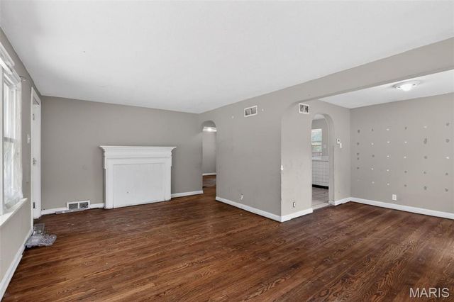 1924 Alert Drive, St Louis, MO 63114