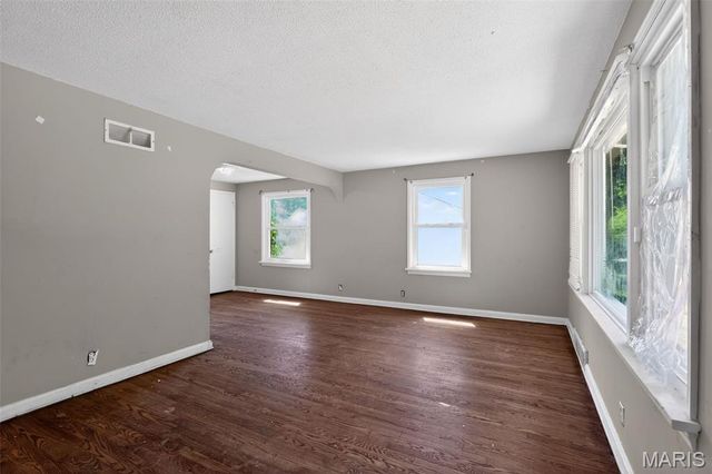 1924 Alert Drive, St Louis, MO 63114