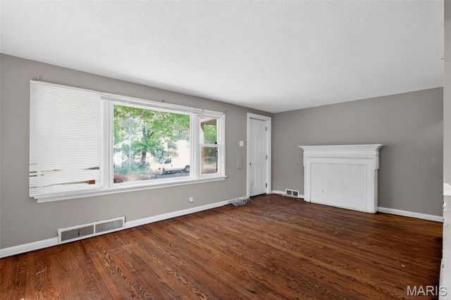 1924 Alert Drive, St Louis, MO 63114