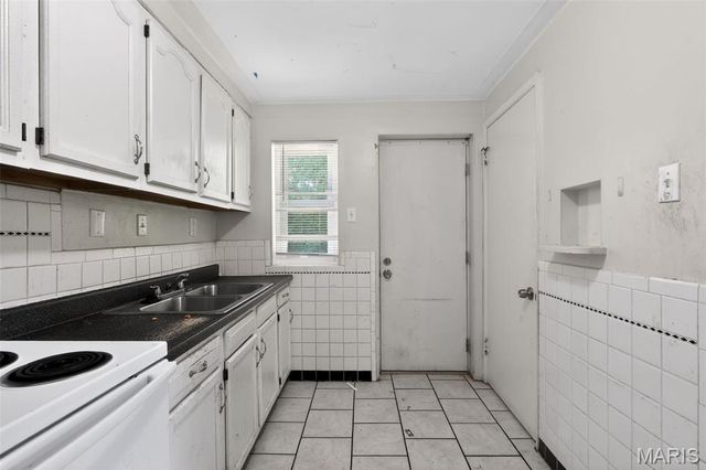 1924 Alert Drive, St Louis, MO 63114
