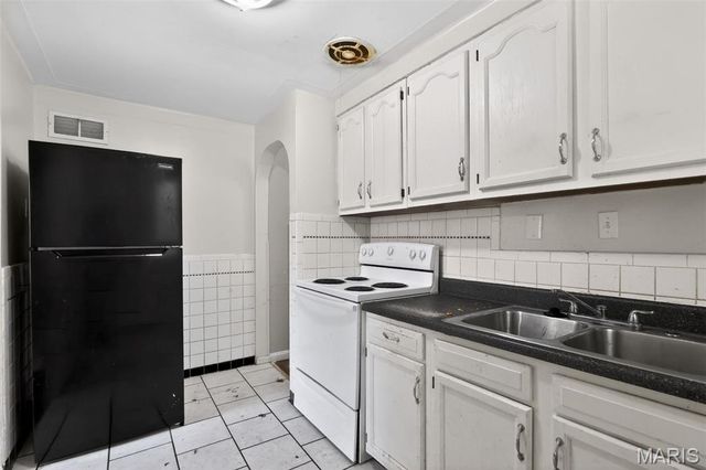 1924 Alert Drive, St Louis, MO 63114
