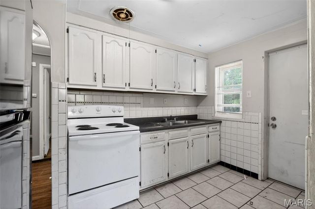 1924 Alert Drive, St Louis, MO 63114