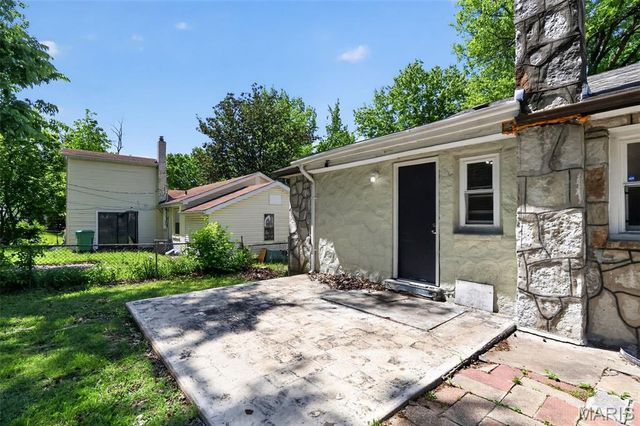 1924 Alert Drive, St Louis, MO 63114