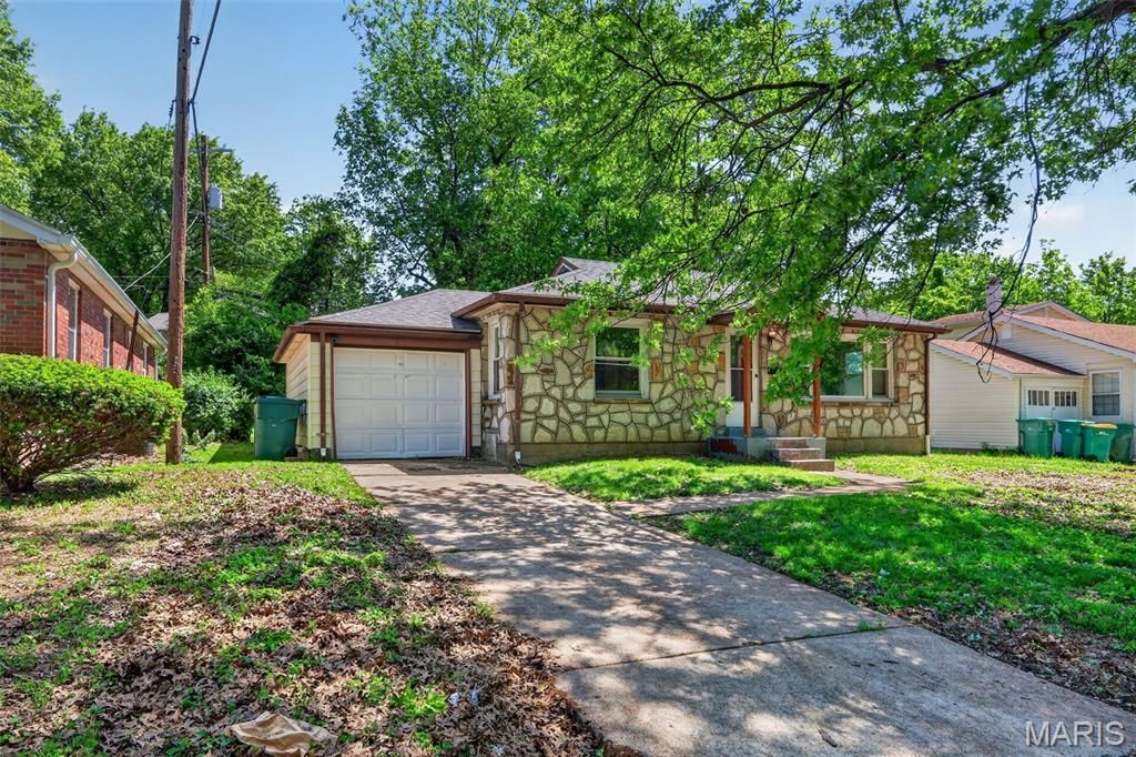 1924 Alert Drive, St Louis, MO 63114