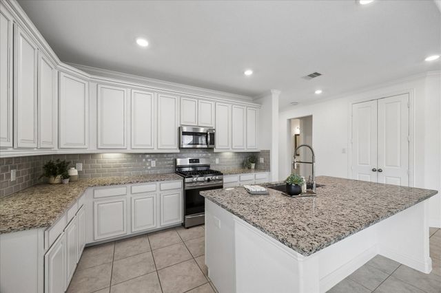 504 Sage Timbers Lane, Pinehurst, TX 77362