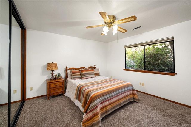 155 Pinewood Way, Auburn, CA 95602