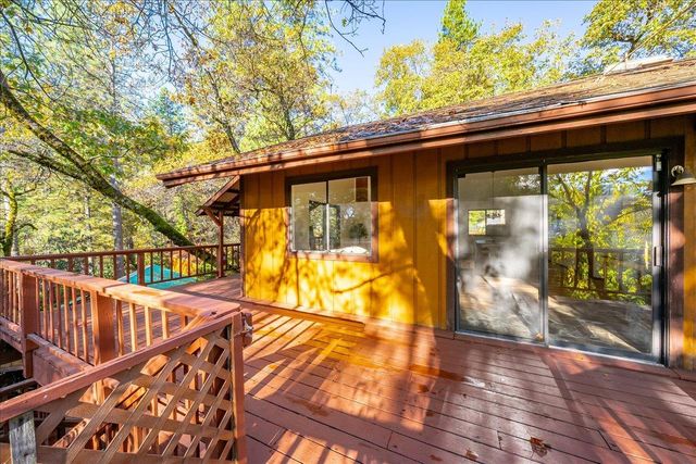 155 Pinewood Way, Auburn, CA 95602