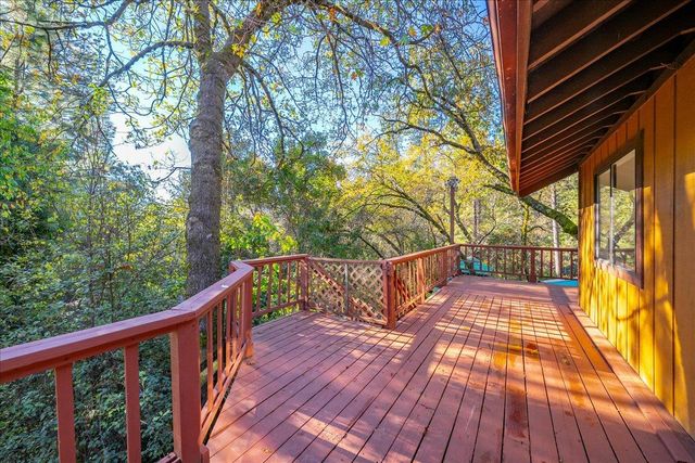 155 Pinewood Way, Auburn, CA 95602