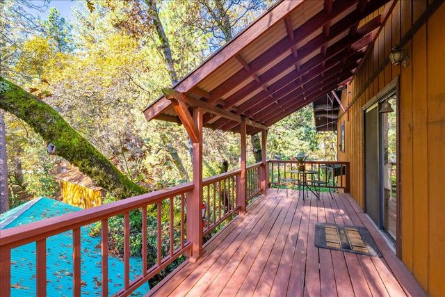 155 Pinewood Way, Auburn, CA 95602