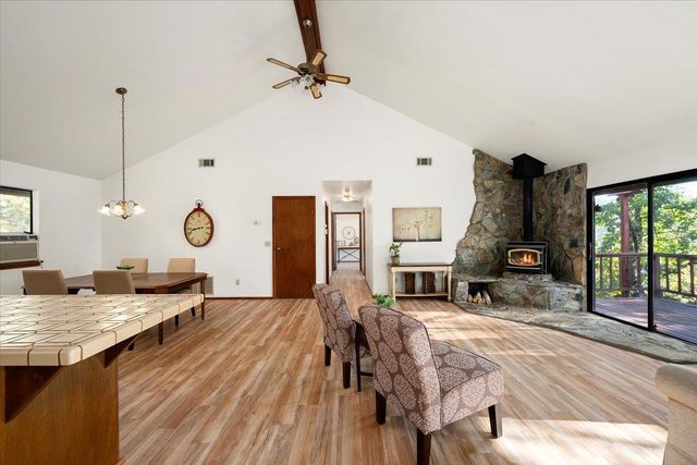 155 Pinewood Way, Auburn, CA 95602