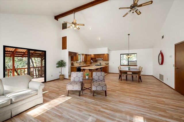 155 Pinewood Way, Auburn, CA 95602