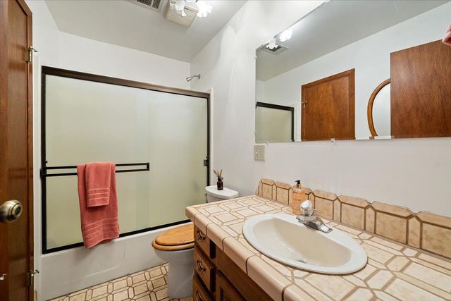 155 Pinewood Way, Auburn, CA 95602