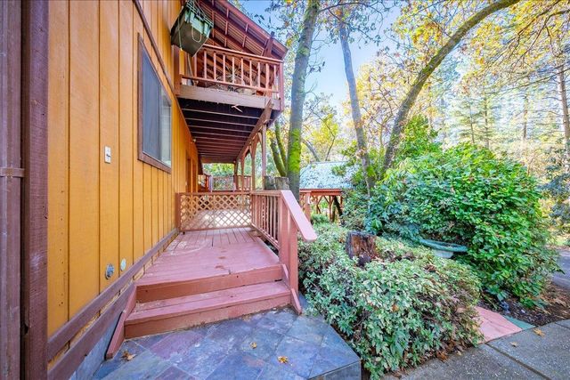 155 Pinewood Way, Auburn, CA 95602