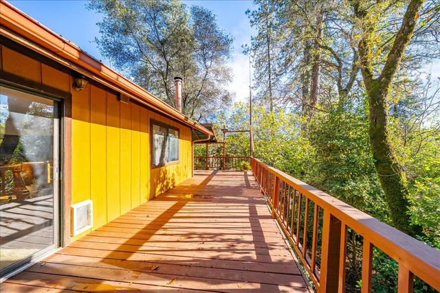 155 Pinewood Way, Auburn, CA 95602