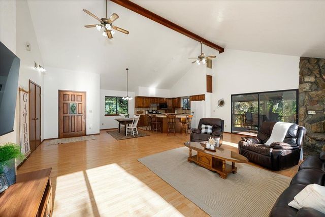 155 Pinewood Way, Auburn, CA 95602