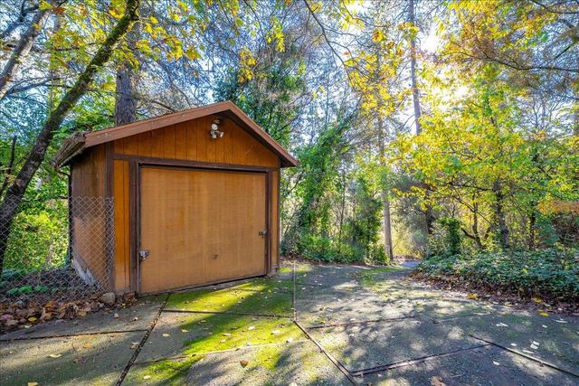 155 Pinewood Way, Auburn, CA 95602