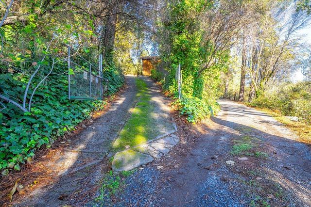 155 Pinewood Way, Auburn, CA 95602