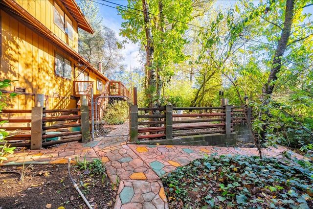 155 Pinewood Way, Auburn, CA 95602