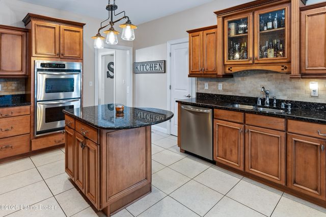 687 Stoneyridge Wynde, Shepherdsville, KY 40165