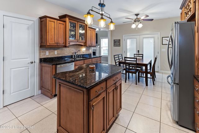 687 Stoneyridge Wynde, Shepherdsville, KY 40165