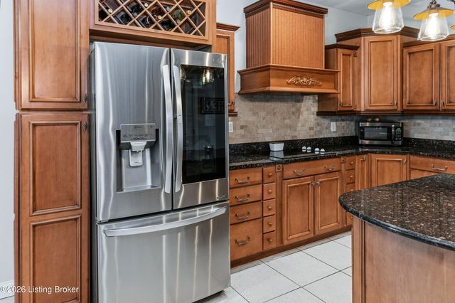 687 Stoneyridge Wynde, Shepherdsville, KY 40165