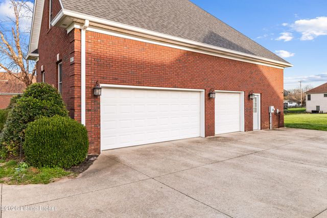 687 Stoneyridge Wynde, Shepherdsville, KY 40165