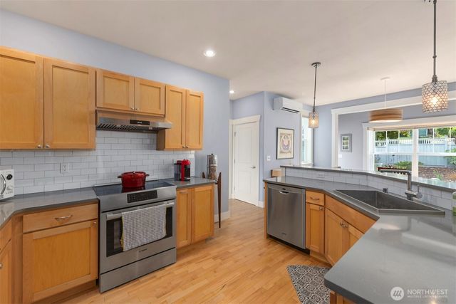 211 N Stromberg Avenue, Port Townsend, WA 98368