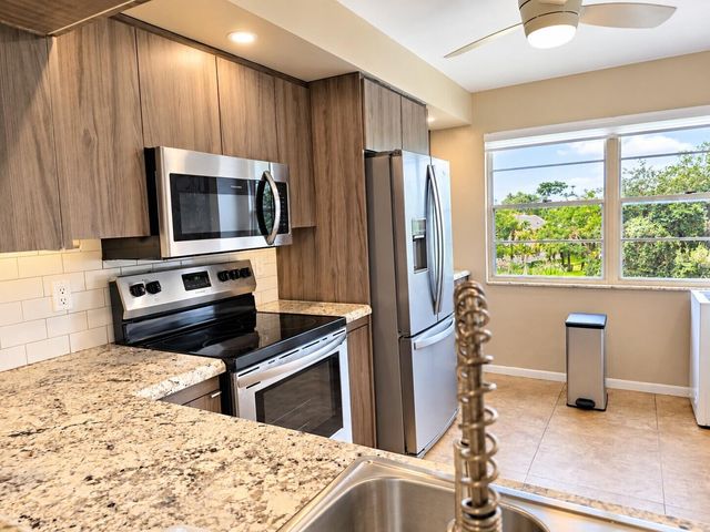 2301 Lucaya Lane O4, Coconut Creek, FL 33066