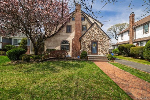 96 Southard Avenue, Rockville Centre, NY 11570